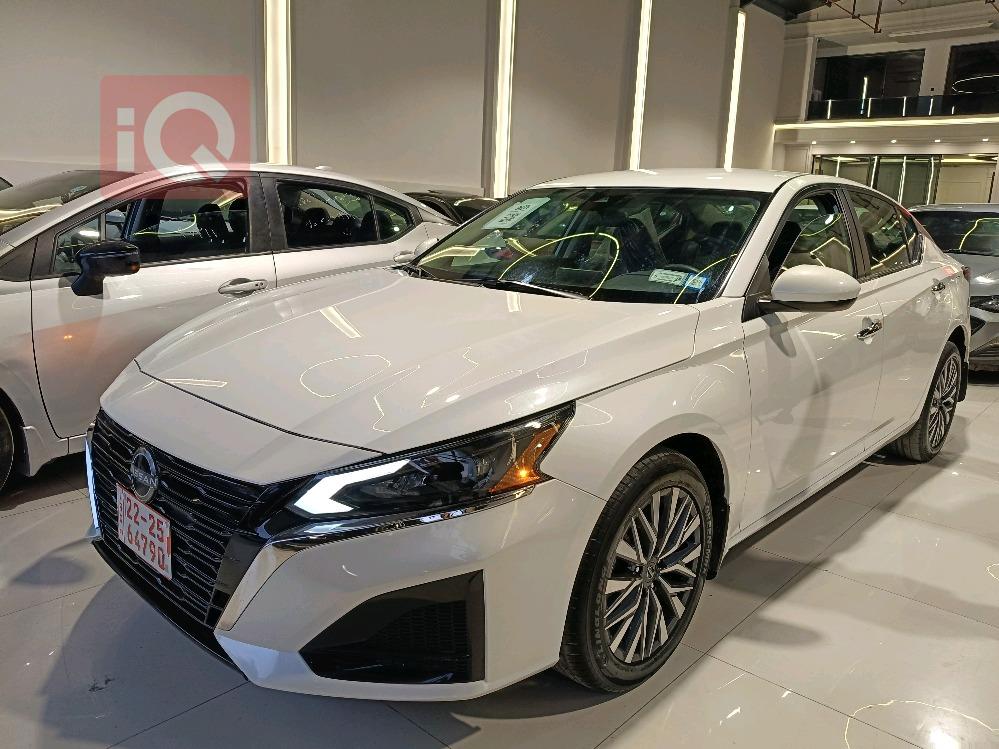 نيسان ألتيما